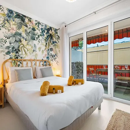 Charming In The Heart Of The Center Ac Apartment